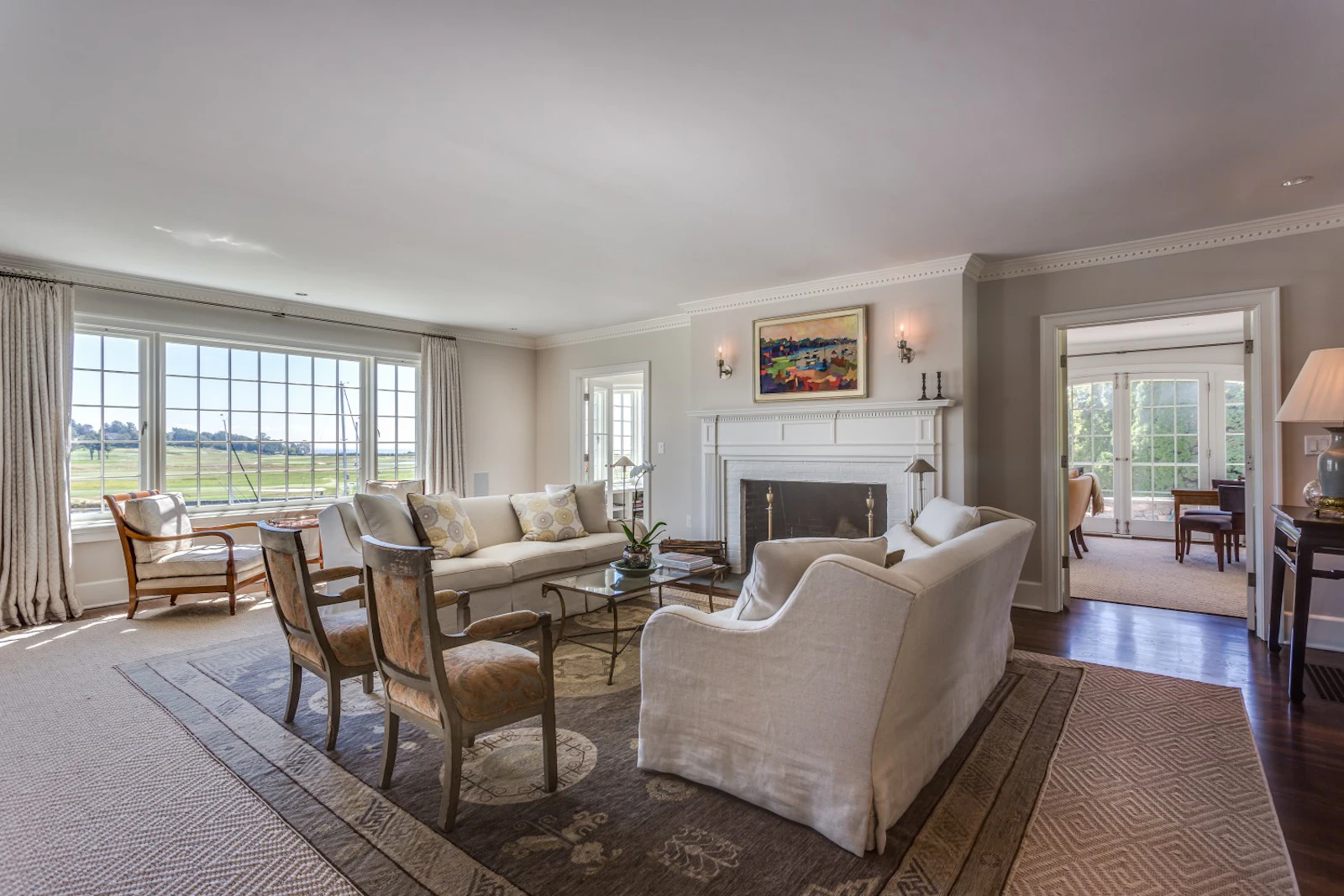 Traditional Luxury Living Room